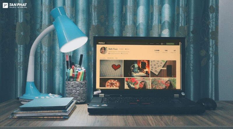man-hinh-laptop-bi-o-vang (3)